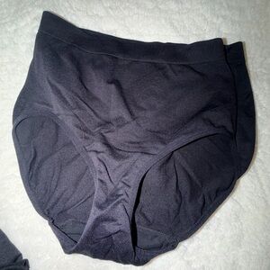 Vanity Fair XL 8  Black Seamless Panties. MUST BE BUNDLED